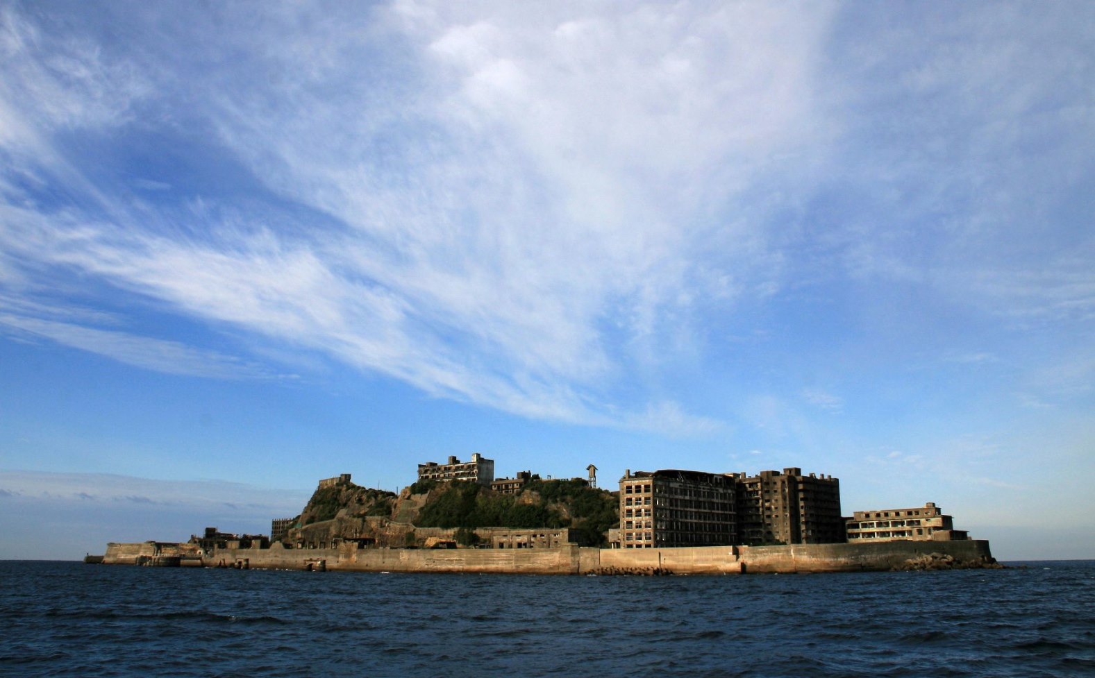 Gunkanjima (Battle Ship Island))　